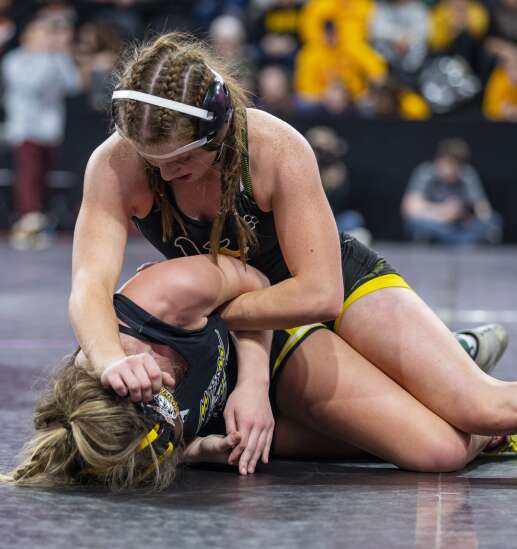 Vinton-Shellsburg sends trio into Iowa girls’ state wrestling semifinals 