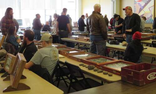 Archaeological society shows arrowhead collections at Iowa Wesleyan University