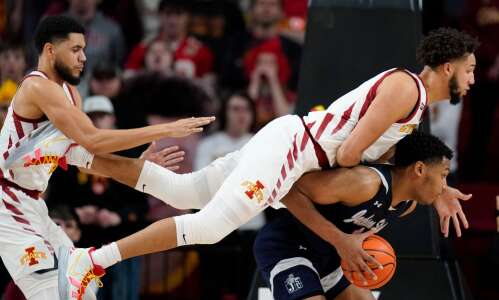 Defense does the job for Cyclones