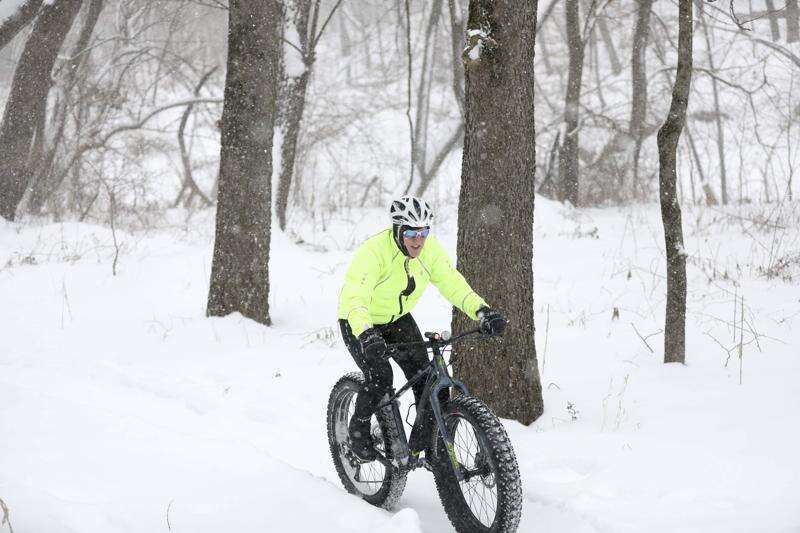 Eastern Iowans greet 2021 outdoors on bikes, skis and snowshoes