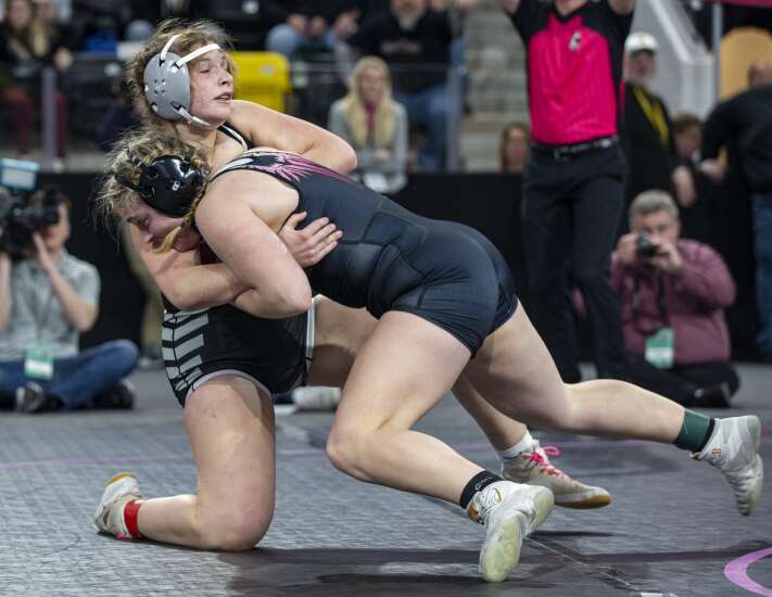 Iowa girls’ state wrestling notes: Mount Vernon’s Libby Dix grew up a coach’s kid, now is wrestling for state title