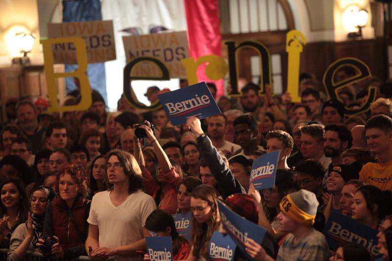 In Iowa City, Sanders picks up where he left off 4 years ago