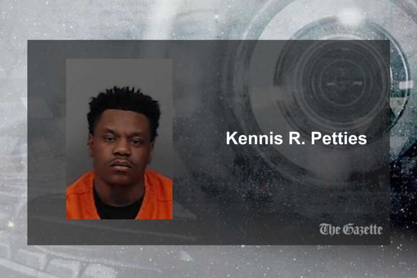 Cedar Rapids police: Fleeing Peoria man had 10 bags of cocaine