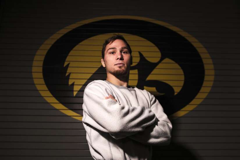 Spencer Lee returns to the wrestling mat for top-ranked Iowa at Journeyman Collegiate Duals