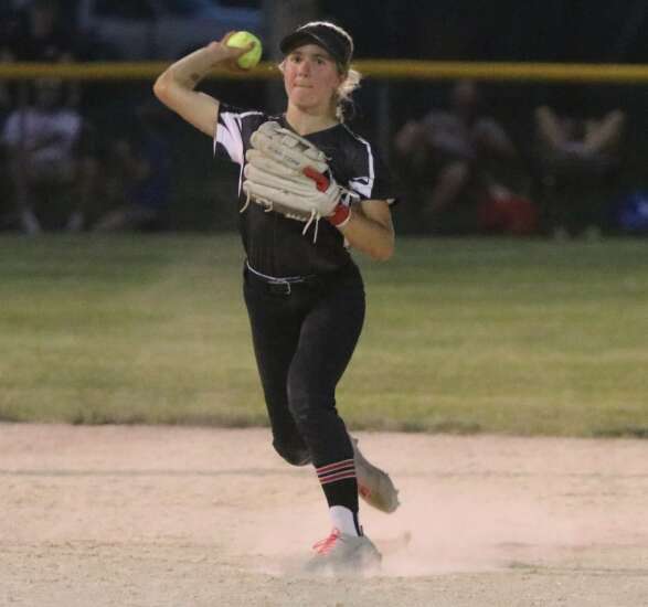 Pekin girls walk-off in Game 1, lose Game 2 in rare SEISC North doubleheader