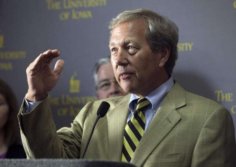 Regents leader reiterates support for Harreld after UI students, faculty vote no confidence