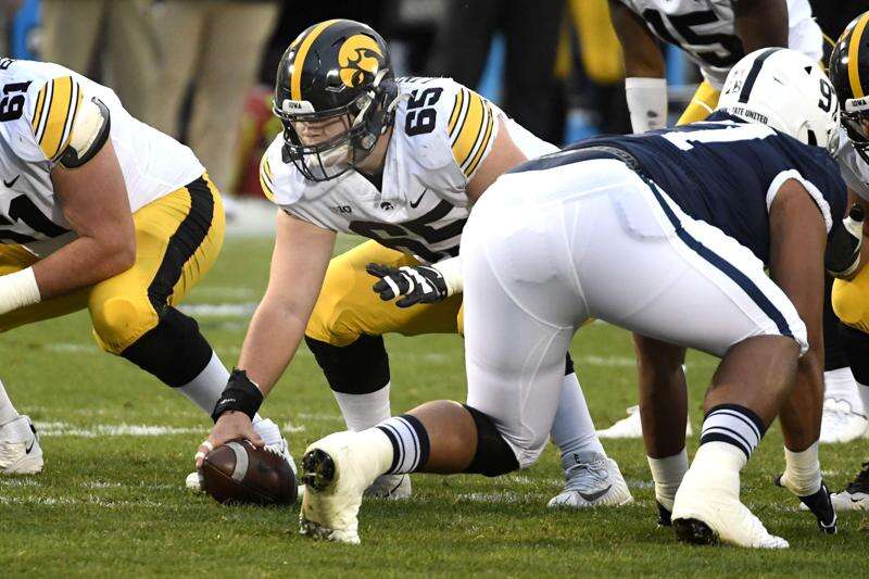 Tyler Linderbaum humbly ‘steadying the ship’ on Iowa offensive line