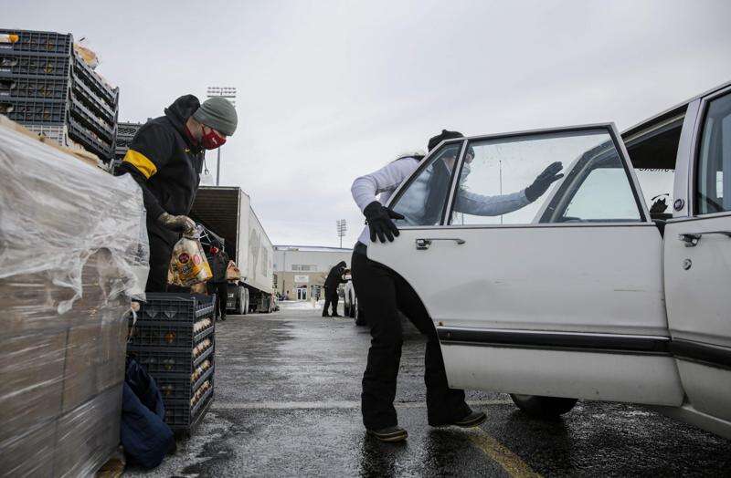 ‘The safety net has a big hole in it:’ Iowa food pantries work to stave off high levels of hunger