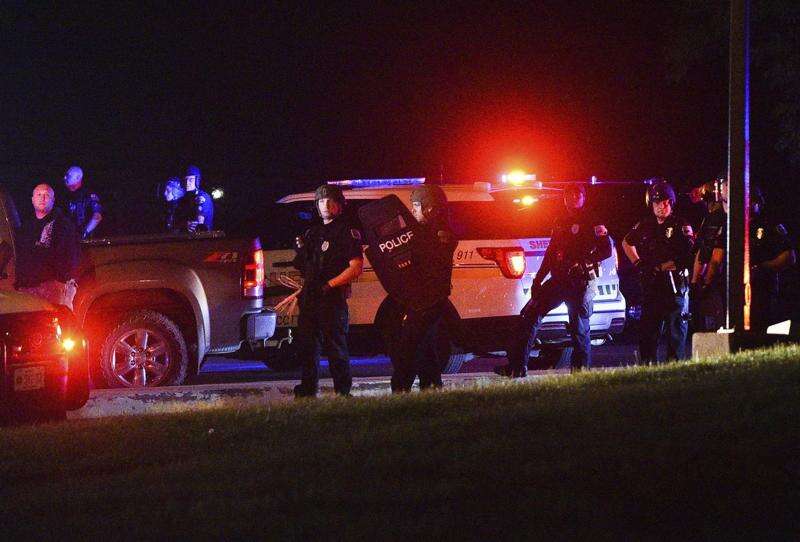 Illinois man identified as body found after Iowa police shootout