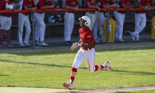 No. 1 Marion wobbles, then responds with 11-run outburst