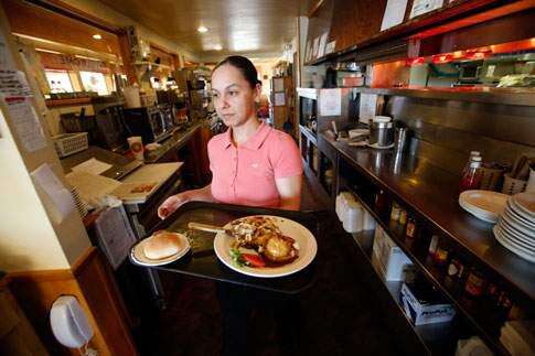 Businesses say minimum wage hike would boost prices, cut jobs