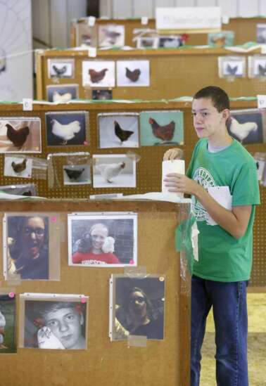 At the fair, a picture is worth a thousand clucks