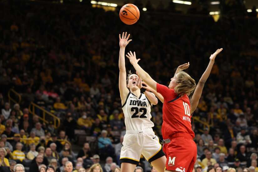 Applesauce, muffins ... and a 7th straight win for Iowa women’s basketball