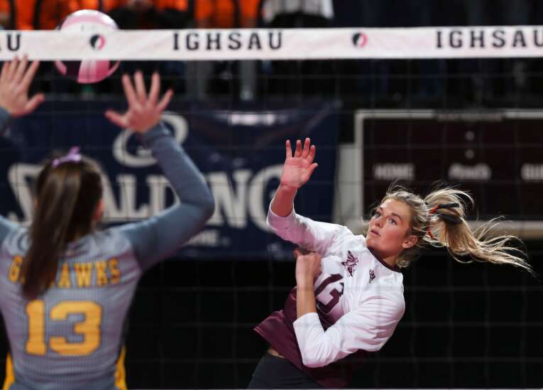 Waverly-Shell Rock overcomes big arm of Oskaloosa’s Faith DeRonde in state volleyball quarterfinals