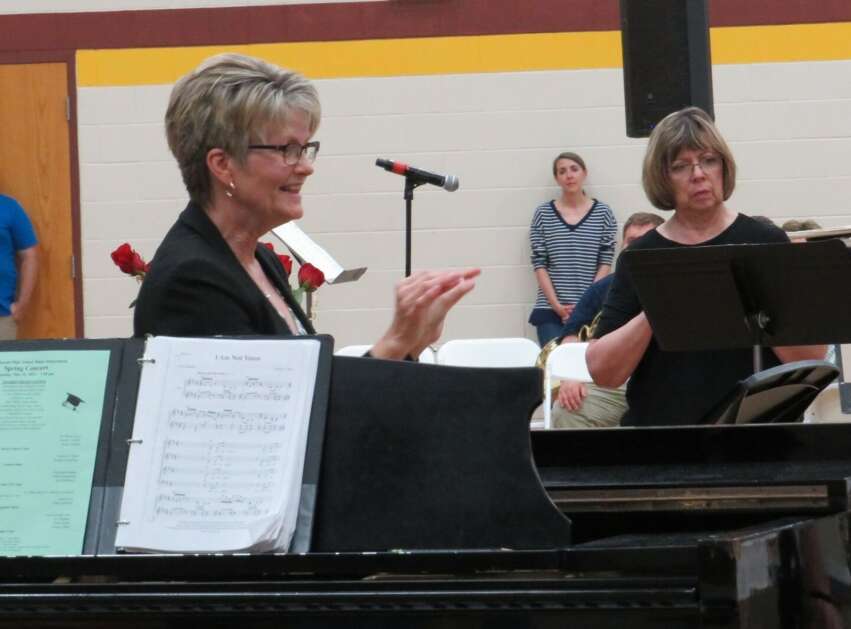 Marlene DePriest conducts the Mt. Pleasant High School Concert Choir for the last time. (AnnaMarie Ward/The Union)