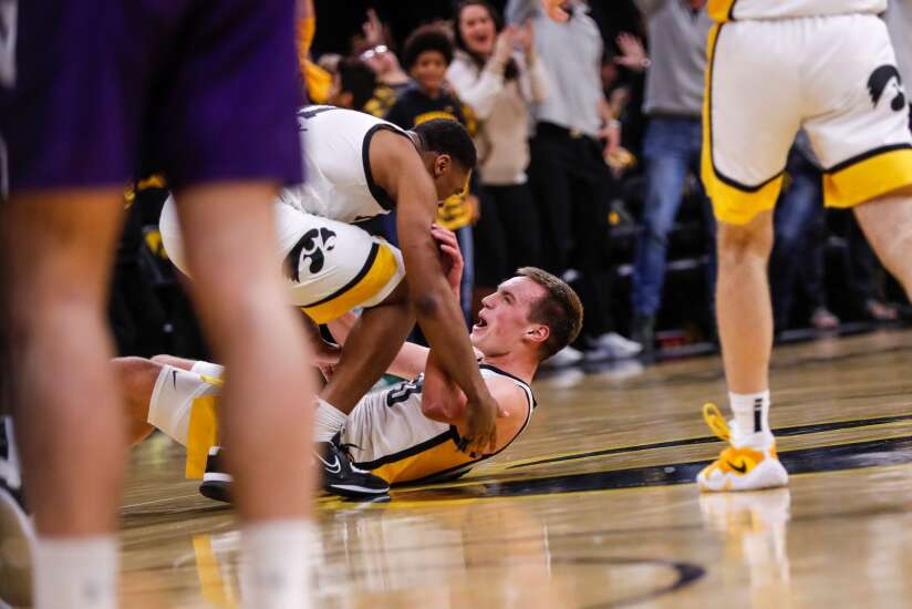 A 6-point play? Sort of, for Payton Sandfort as Iowa storms past Northwestern 