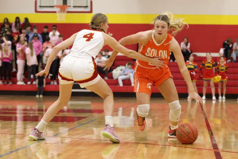 Photos: Solon, Marion split high school basketball doubleheader