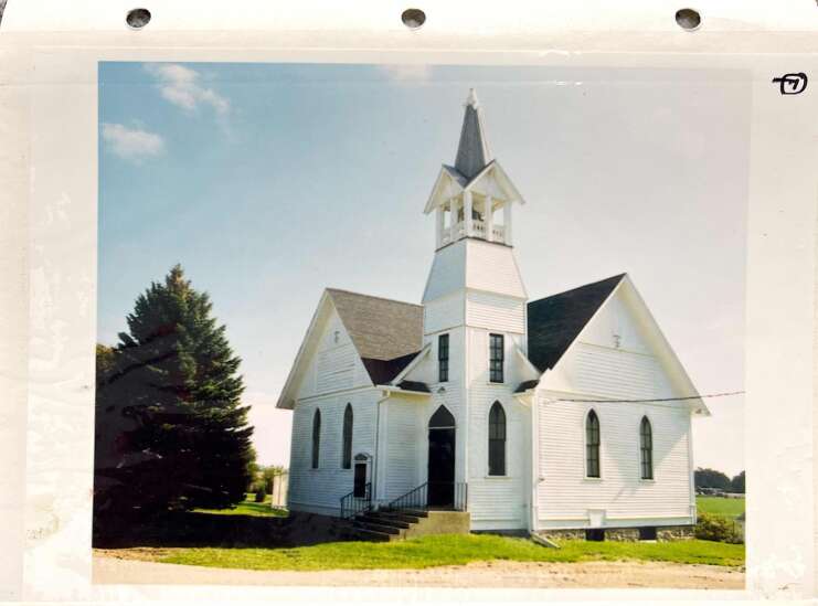 Former Eastern Iowa meteorologist, journalist convert church into Airbnb outside Galena