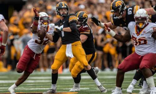 Defense, special teams can’t bail out Iowa offense this time