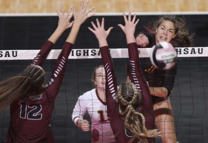 Denver stuns perennial power Western Christian in state volleyball semifinals