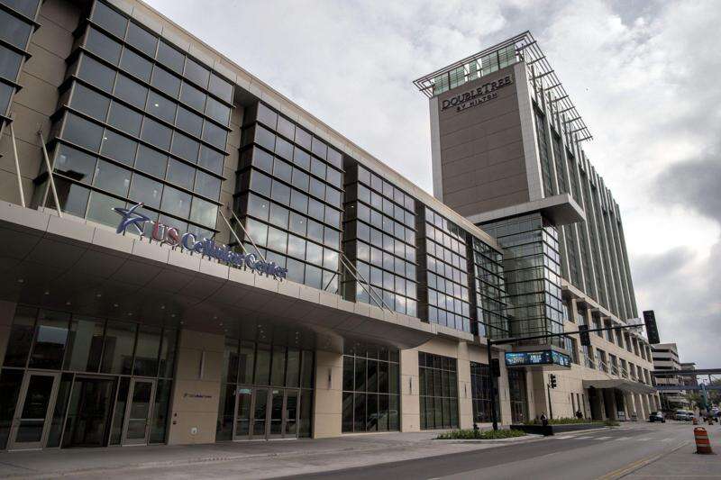 Cedar Rapids council candidates favor selling DoubleTree Hotel but are in no hurry