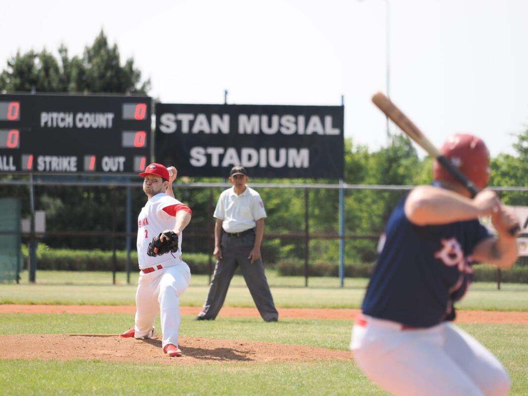 Pochodzący z Cedar Rapids Phil Richmond realizuje swoje zawodowe marzenia o baseballu w Polsce