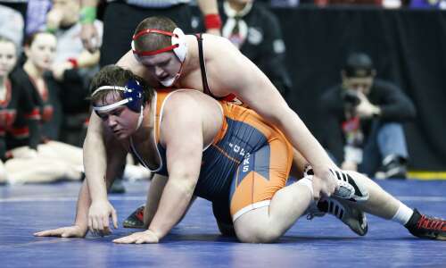 1A state wrestling: Lisbon heavyweight Wyatt Smith capitalizes in debut