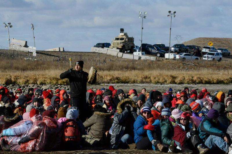 Pipeline oil, and protests, keep flowing at Dakota Access pipeline