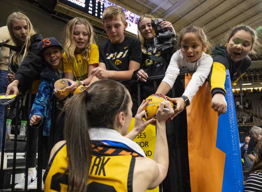 Young Iowa fans reach out