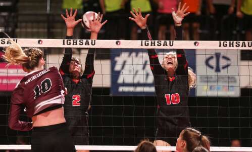 Photos: Cedar Falls vs. West Des Moines Dowling state volleyball
