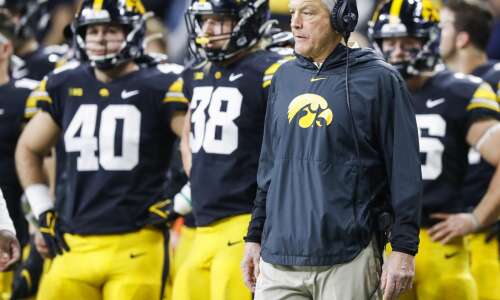 Hawkeyes to play Kentucky in Citrus Bowl after 10-3 season