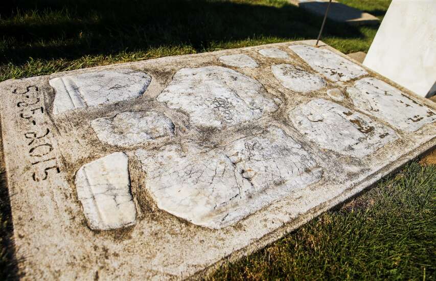 Project will document 20K ‘forgotten’ Iowa headstones