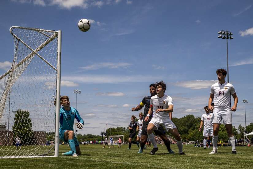 Photos: 2022 Iowa high school boys’ state soccer quarterfinals