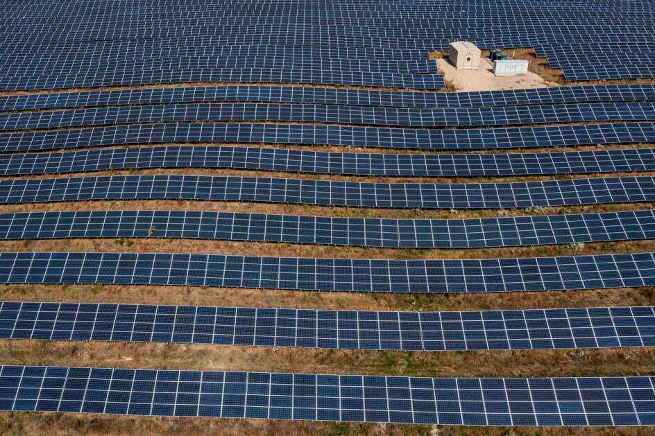 An Alliant Energy solar farm near Dubuque, Iowa on October 4, 2022. (Nick Rohlman/The Gazette)