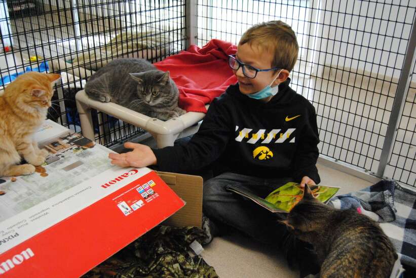 Stewart students read stories to pets