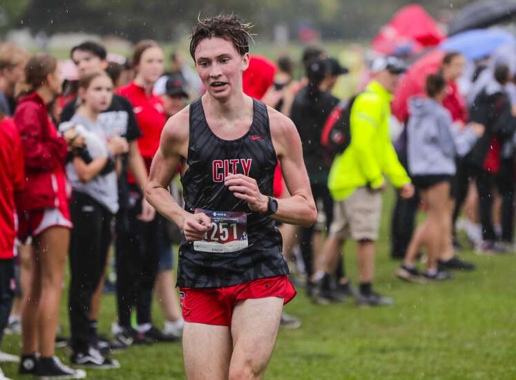 Expect a scorching pace when Ford Washburn, Miles Wilson race in MVC cross country meet