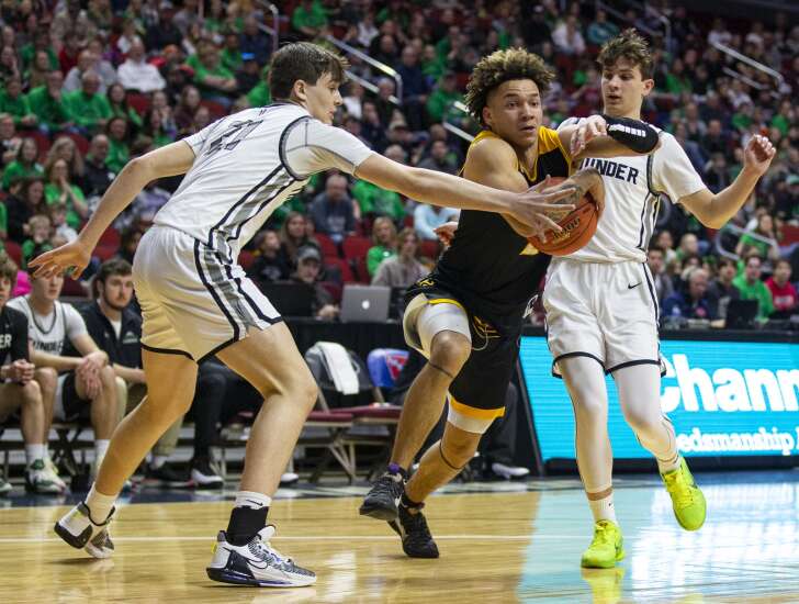 Photos: New London falls to Grand View Christian in Class 1A boys’ state basketball quarterfinals 