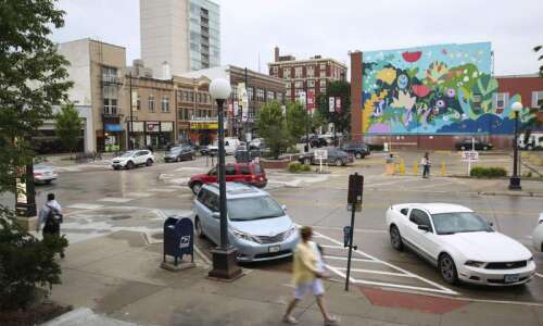 Iowa City seeks to expand mensware shopping downtown