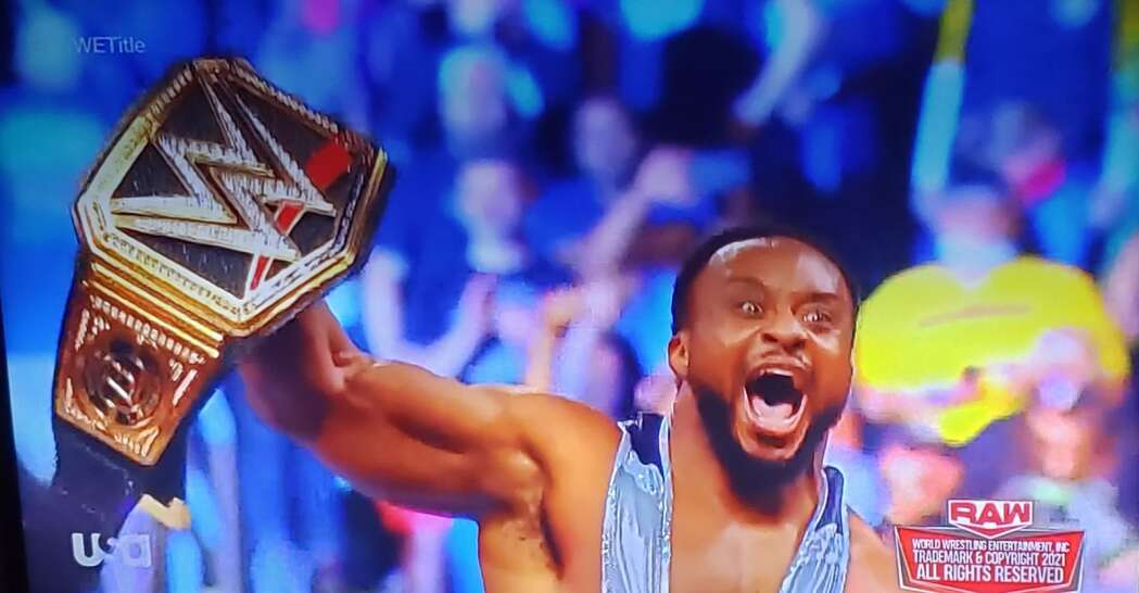 Former Hawkeye football player Big E becomes WWE world champion