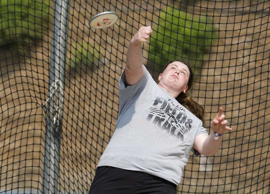 Pekin's Anna Hadley throws during the 1A discus at the 2023 Iowa high School State Track & Field Championships at Drake Stadium in Des Moines, Iowa, on Friday, May 19, 2023. Hadley threw 134-10.  (Jim Slosiarek/The Gazette)