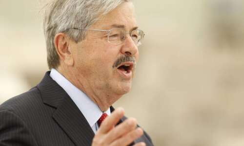 Branstad statewide tour focuses on reducing bullying