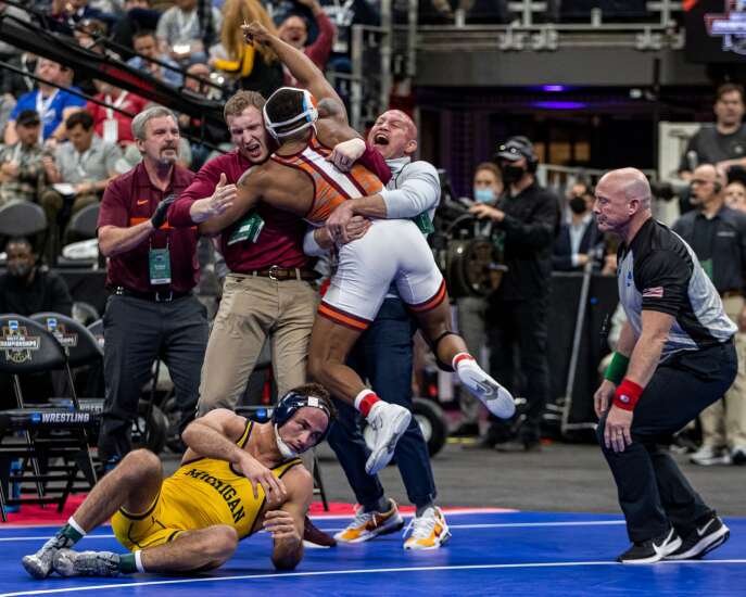 Photos: 2022 NCAA Division I Wrestling Championships Day 2