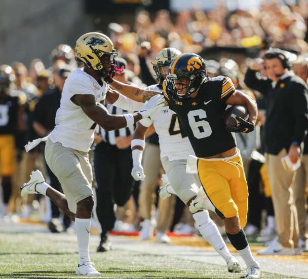 With offense reeling, Iowa tries to ‘get back to the basics,’ hopes for more contributions from true freshmen