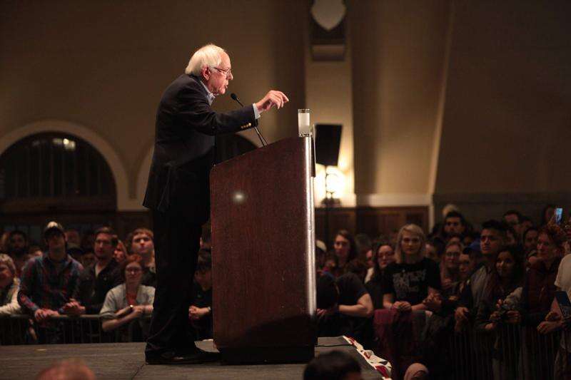 In Iowa City, Sanders picks up where he left off 4 years ago