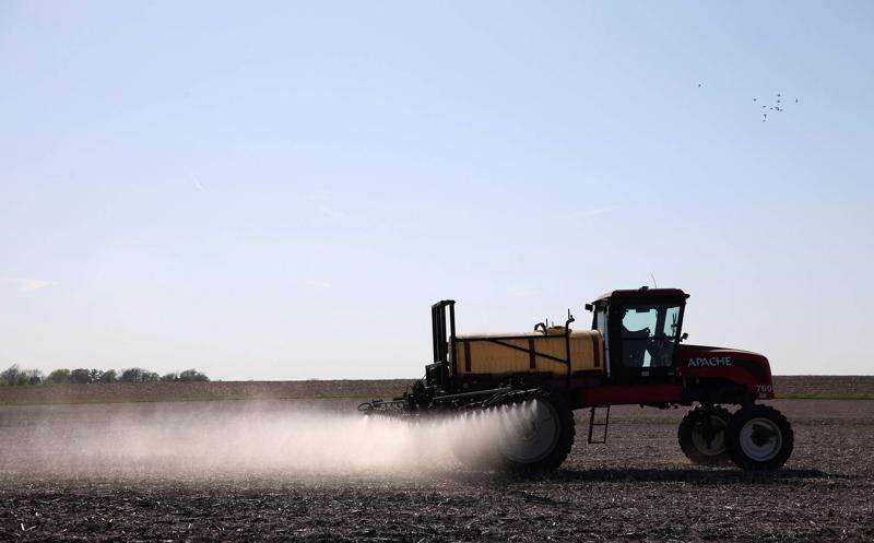 Chemicals, climate top list of stressors for Midwestern farmers, University of Iowa study shows
