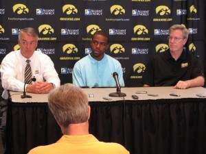 Iowa players say no animosity between themselves, Anthony Hubbard