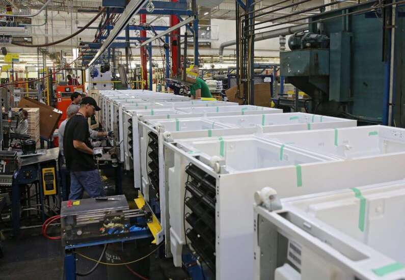 Whirlpool to hire 500 for Amana refrigerator plant