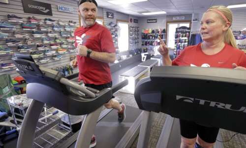 Video: Marine vet taking part in 100-mile running challenge to…