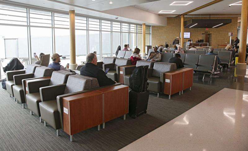 Newstrack: Eastern Iowa Airport project halfway done