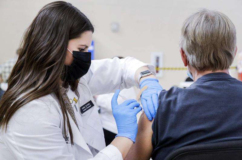 Iowa pharmacy, nursing students help with COVID-19 vaccine rollout